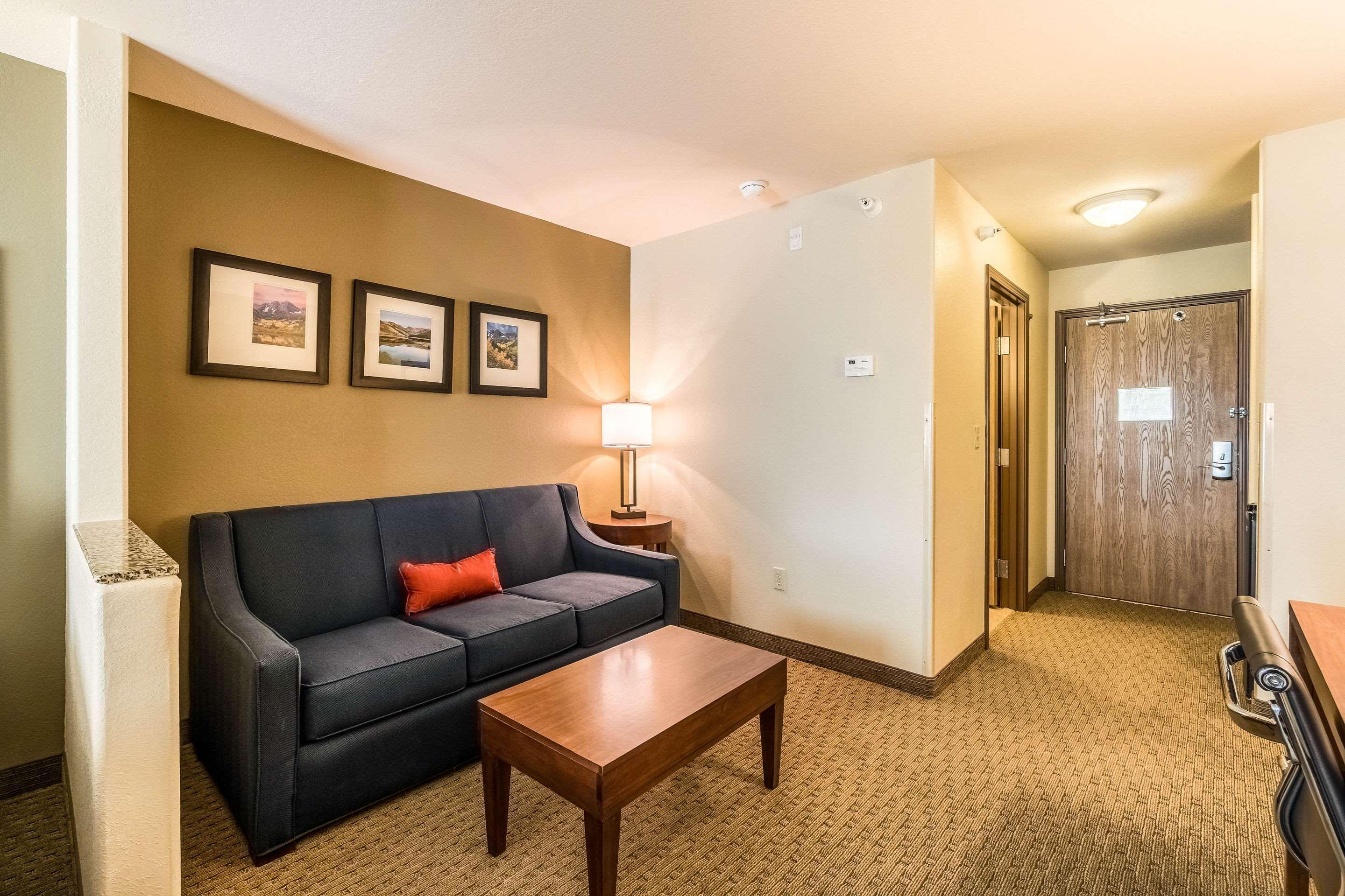 Comfort Inn & Suites Rifle Bagian luar foto