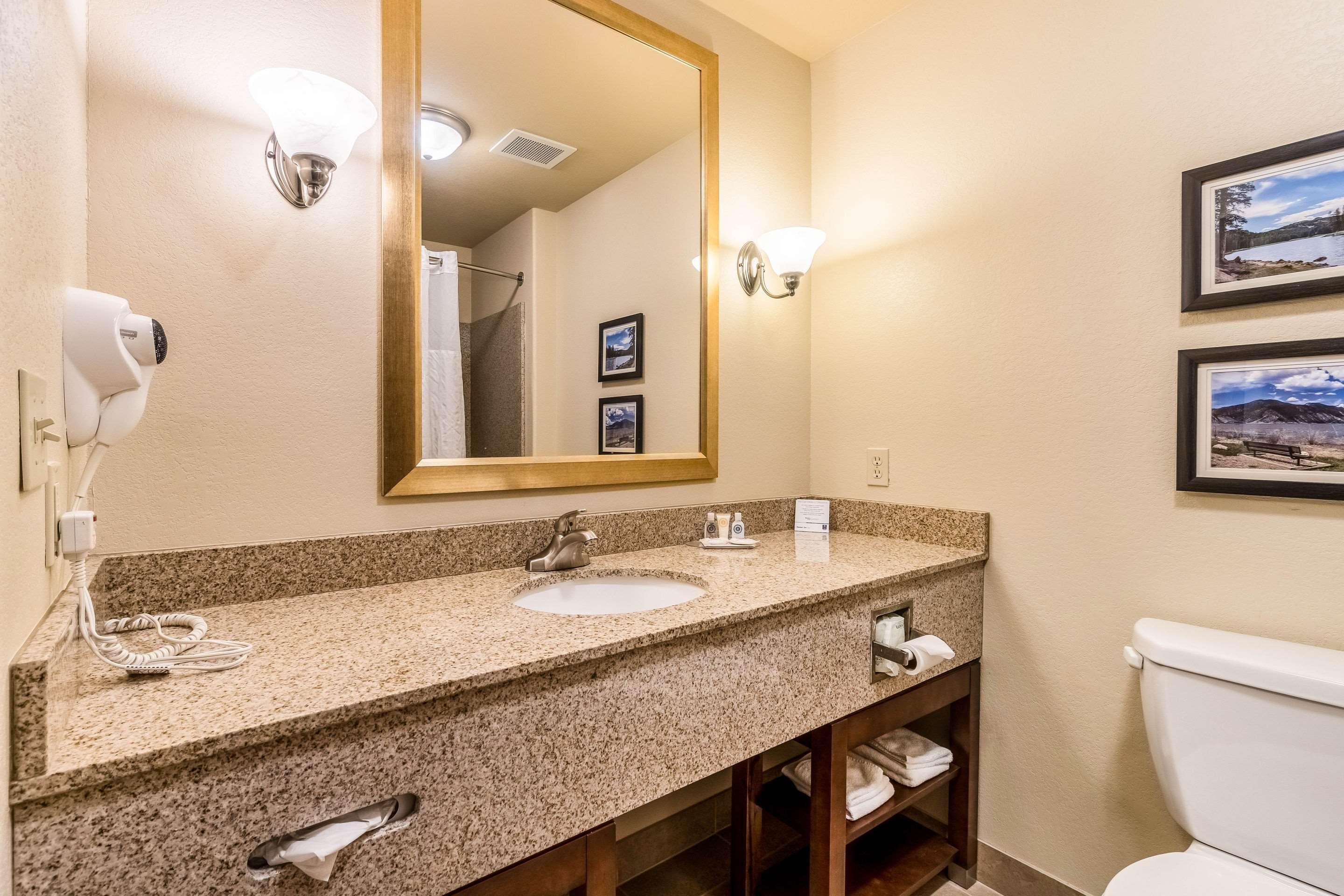 Comfort Inn & Suites Rifle Bagian luar foto