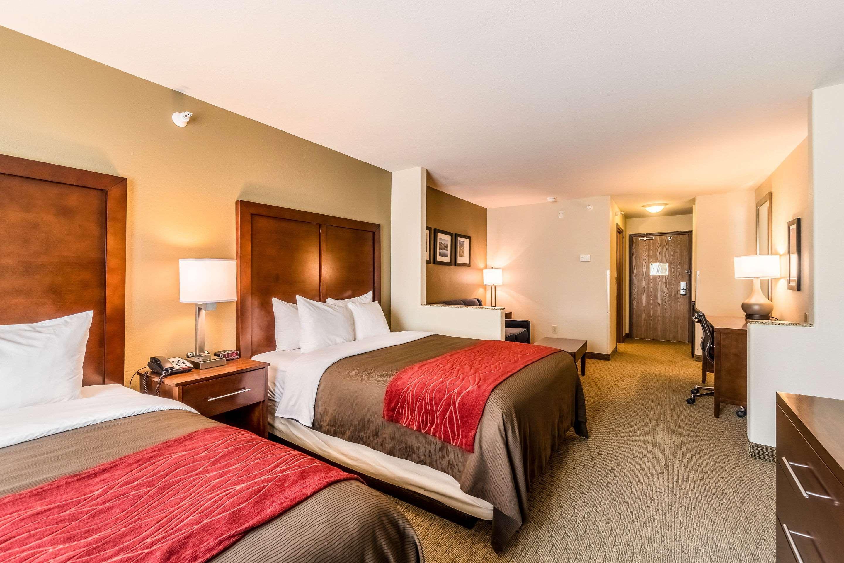 Comfort Inn & Suites Rifle Bagian luar foto
