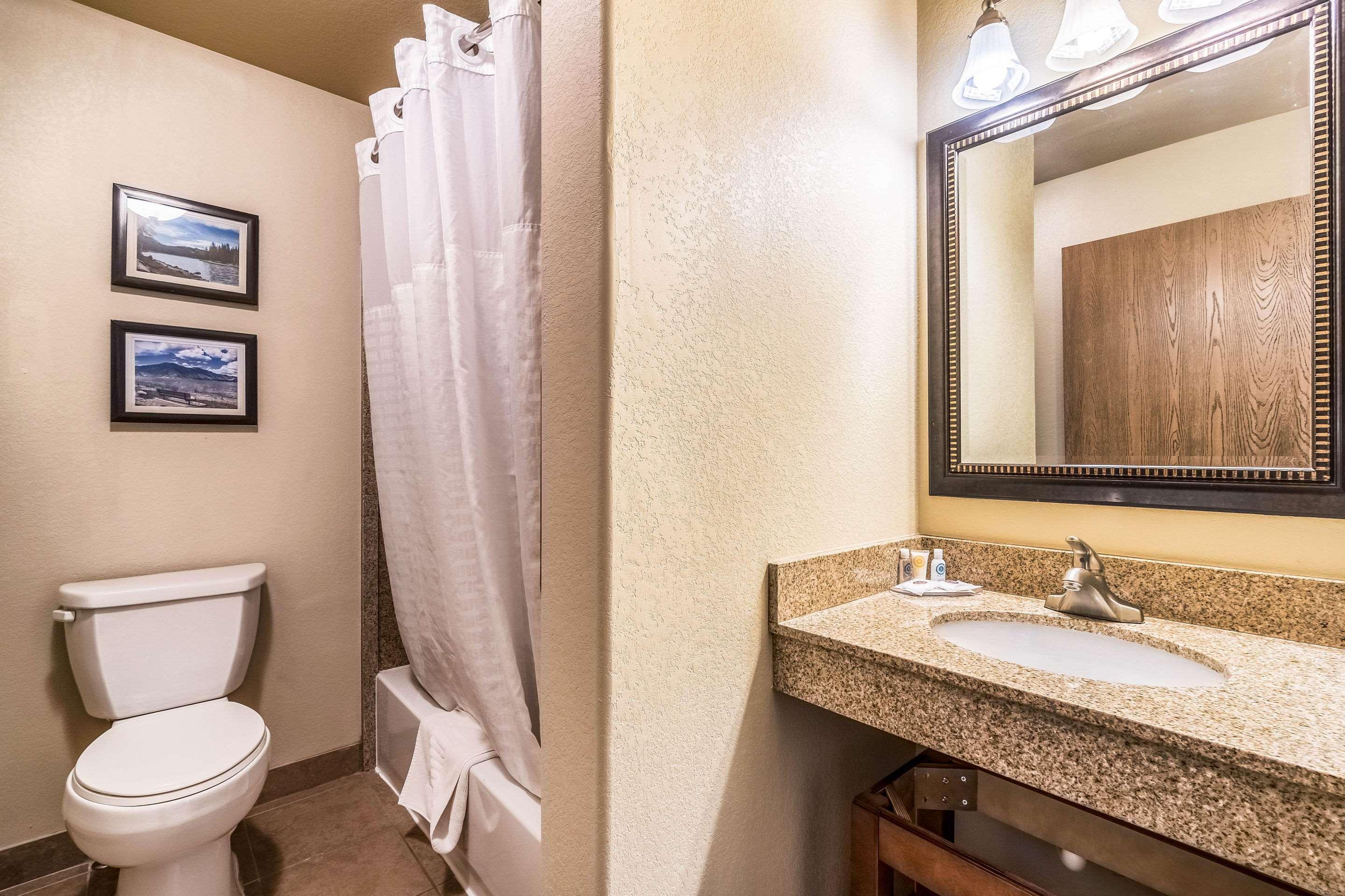 Comfort Inn & Suites Rifle Bagian luar foto