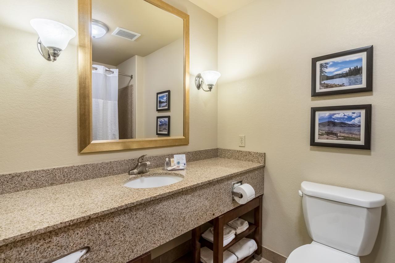 Comfort Inn & Suites Rifle Bagian luar foto